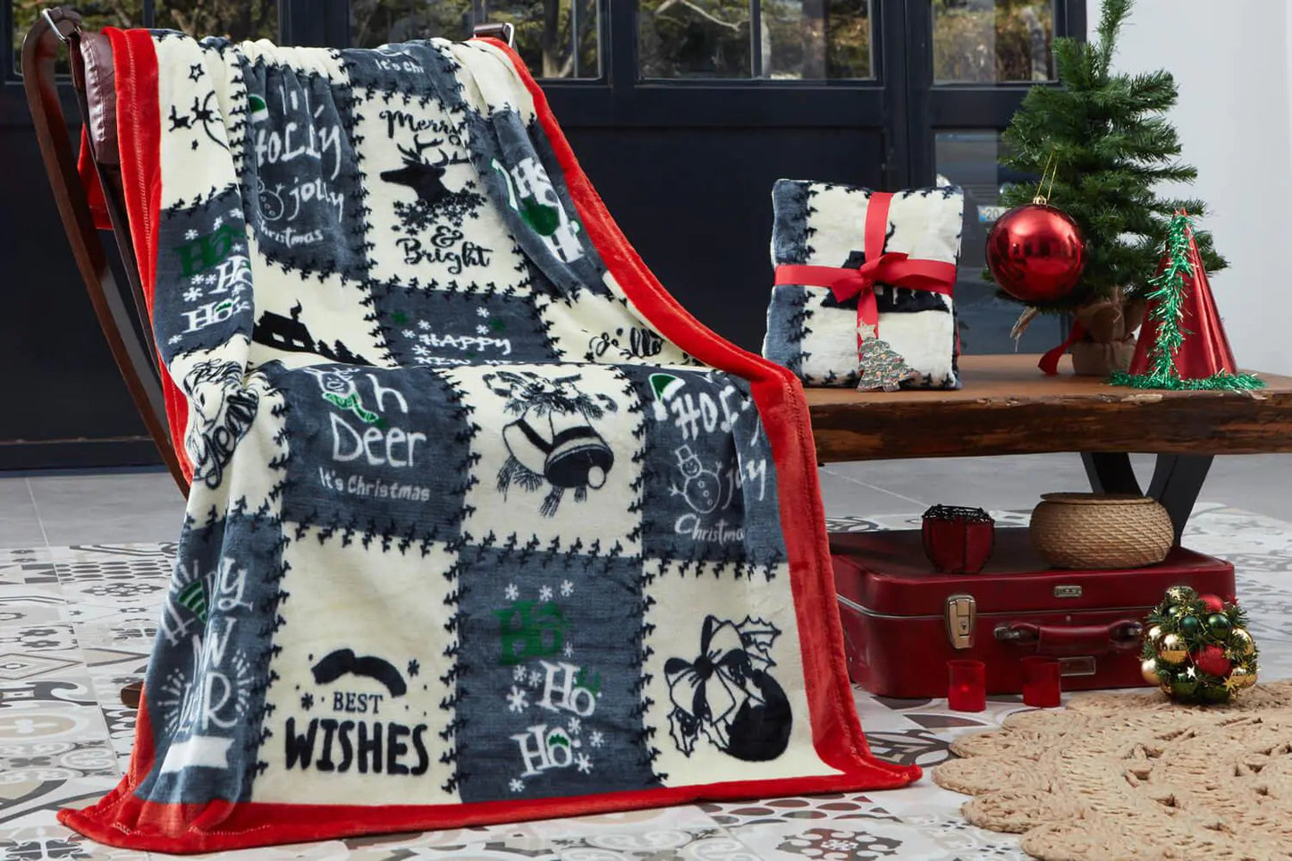 Dolce Bonita Home Wellsoft 3D TV Blanket Holly Jolly, Gray Kia Day Design