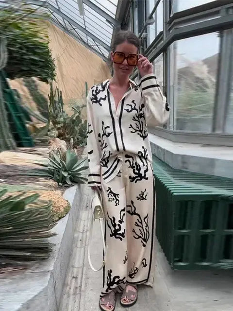 Elegant Printed Women's Pants Set Kia Day Design