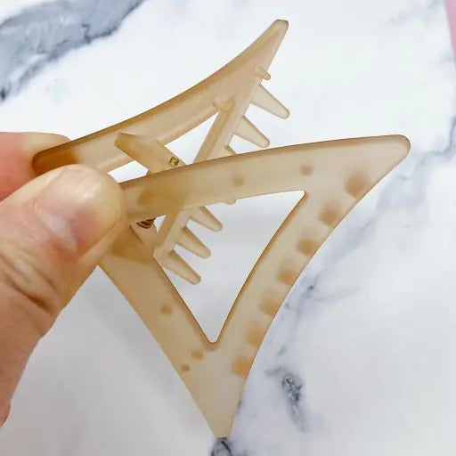 Mistic Splash Hair Claw Kia Day Design