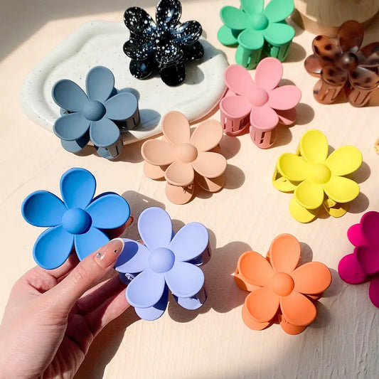 Flower Shaped Hair Clips - Kia Day Design