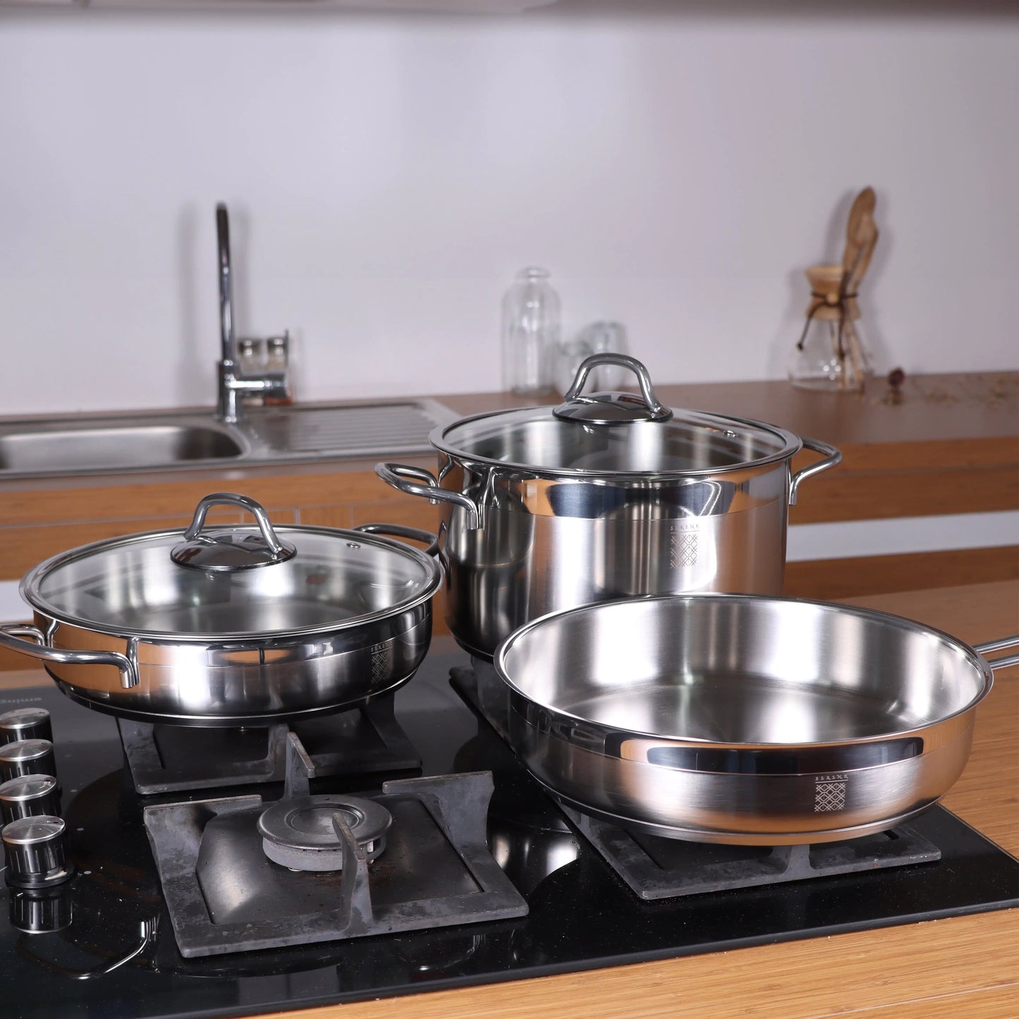Serenk Modernist 5 Piece Stainless Steel Pots and Pan Set Kia Day Design