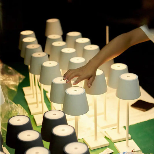 Vintage Aluminum LED Desk Lamp - Kia Day Design