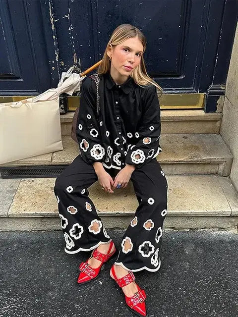 Chic Hook Flower Hollow Out Women's Lace Pants Set Kia Day Design