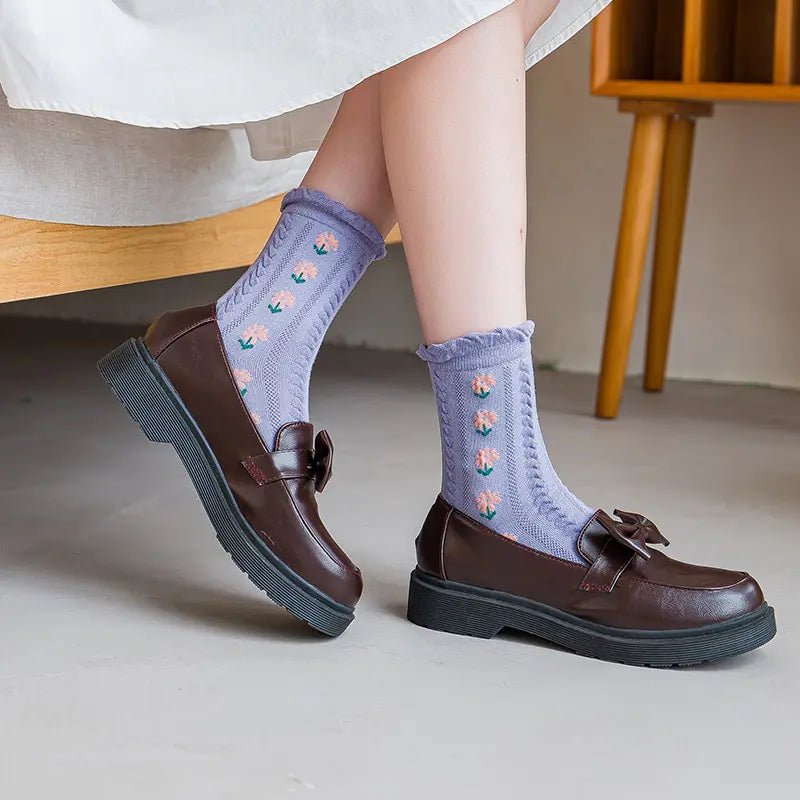 5 Pairs Flower Embroidered Socks - Kia Day Design