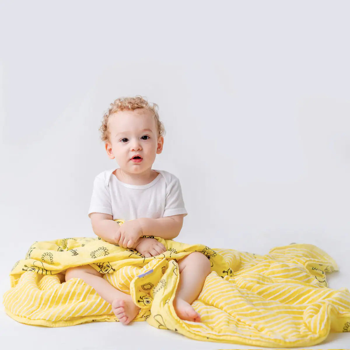 Milk and Moo Buzzy Bee Baby Muslin Fiber Filled Blanket - Kia Day Design