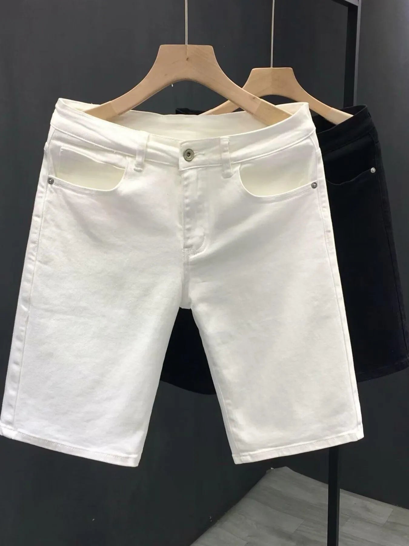 Men's Classic Pocketed Shorts - White -
