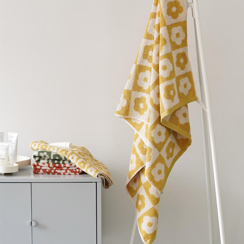 Plaid Series Towel Bath Towel Cherry Blossom Absorbent Facial Towel - -