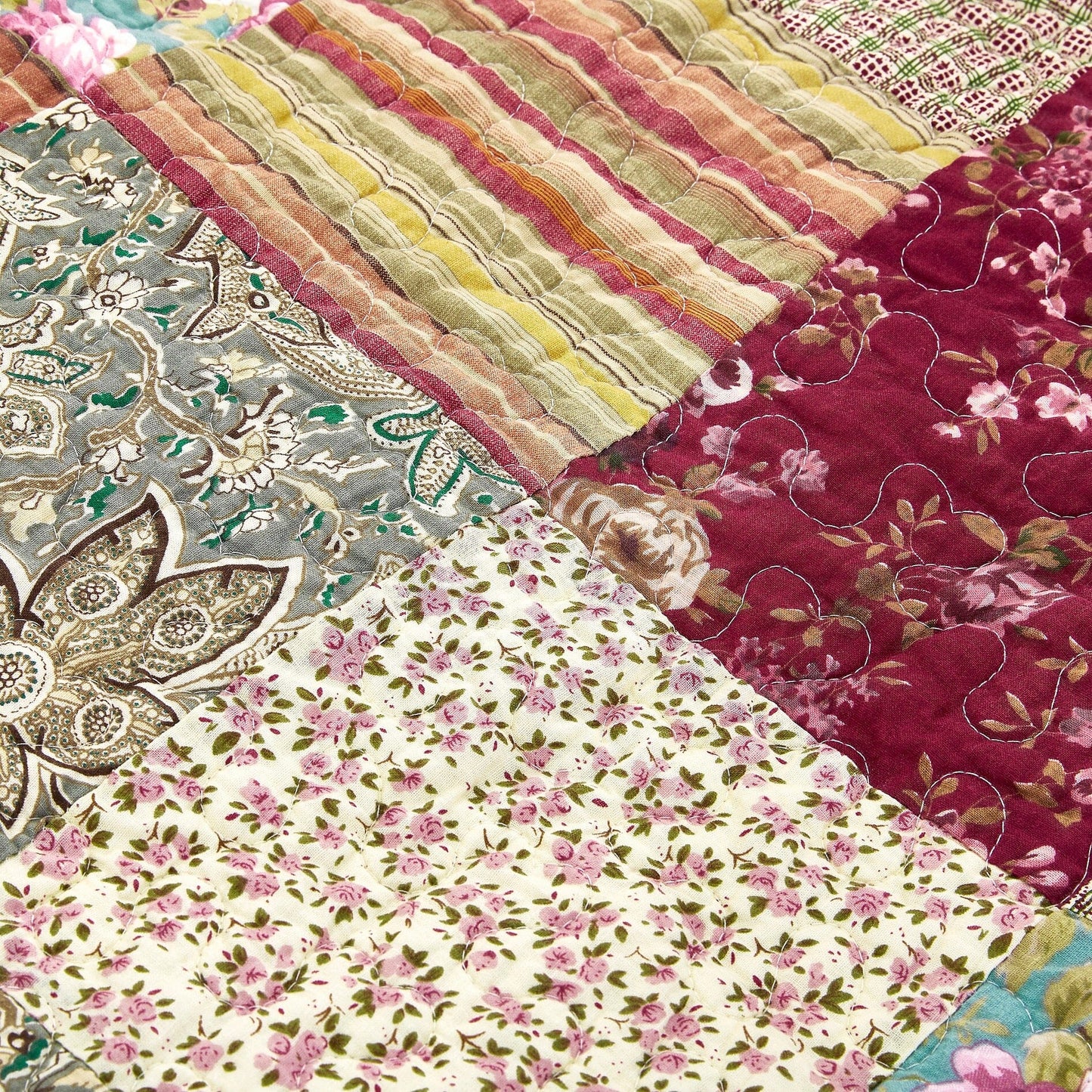 Tache Fairy Tale Tea Party Beige Burgundy Paisley Floral Cotton Patchwork Quilted Throw Blanket (DXJ103443) - - Blanket