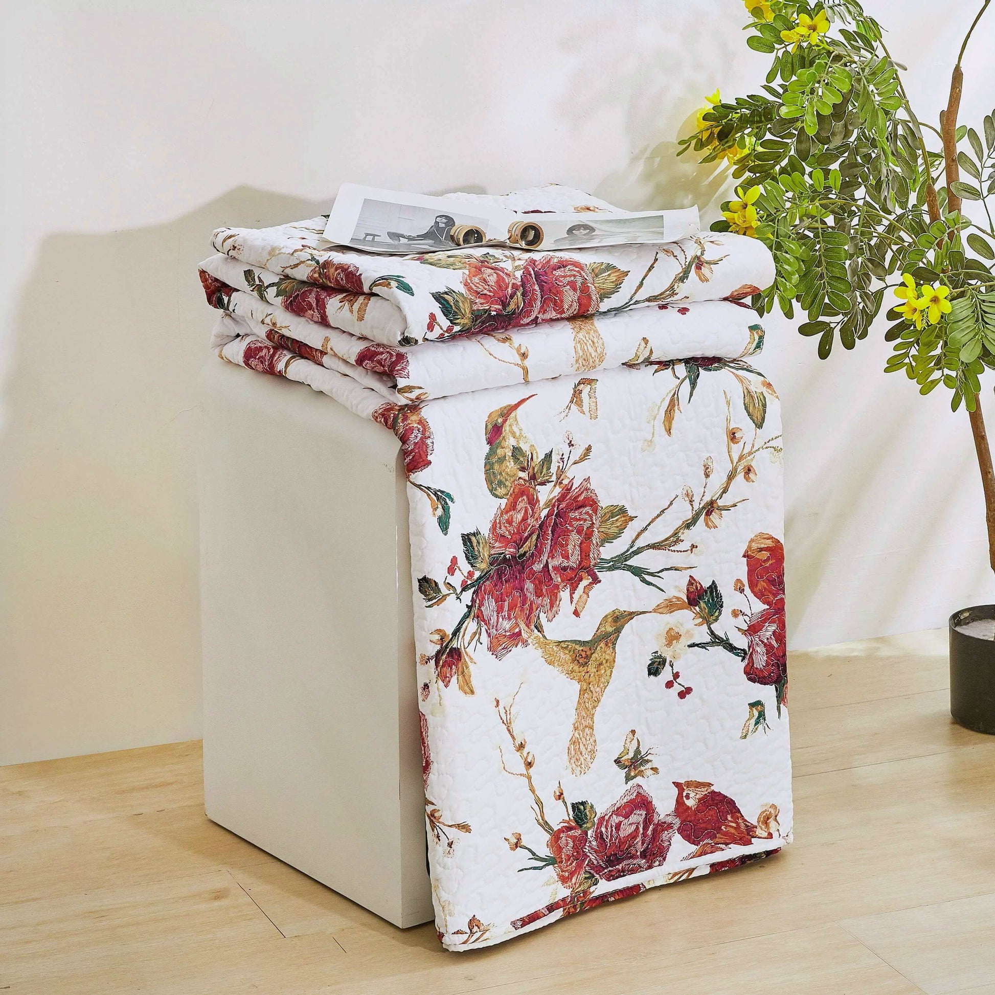 Tache Vintage Rose Garden Hummingbirds Burgundy White Reversible Floral Quilt Set (SD-7676) - - Quilt / Bedspread