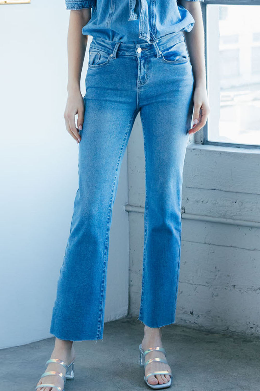 Mid Rise Classic Straight Jeans - LIGHT - Pants