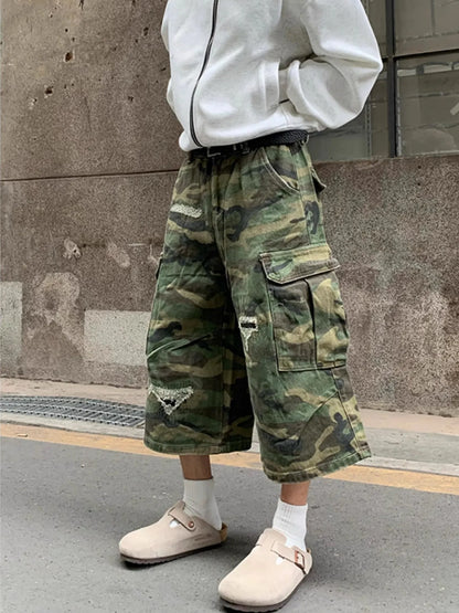 Men's Plus Size Distressed Camouflage Cargo Capri Jeans - -