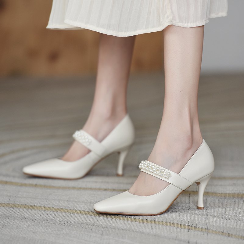 Chic Pearl Leather Stilettos - Beige 35 -