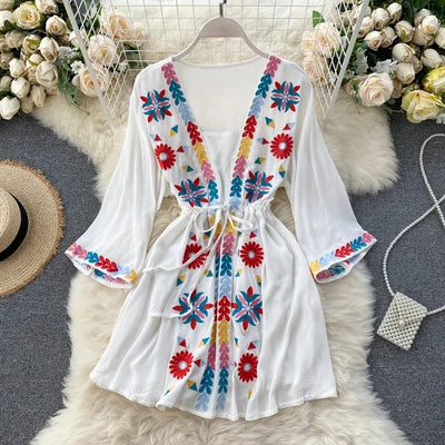 Embroidery Flower Female Long-Sleeved Small Dress