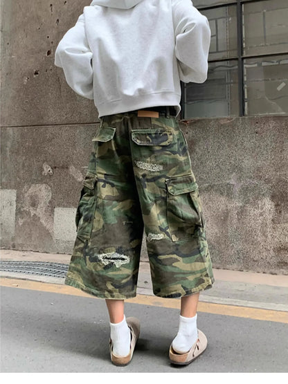 Men's Plus Size Distressed Camouflage Cargo Capri Jeans - -