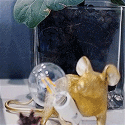 Chic Nordic Mouse Table Lamp - Gold Half sitting EU - table light
