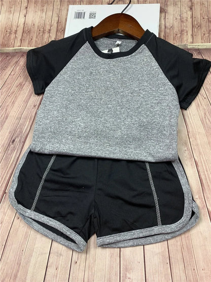 Kids Fitness T-shirt and Gym Shorts Gray Kid Height 130cm