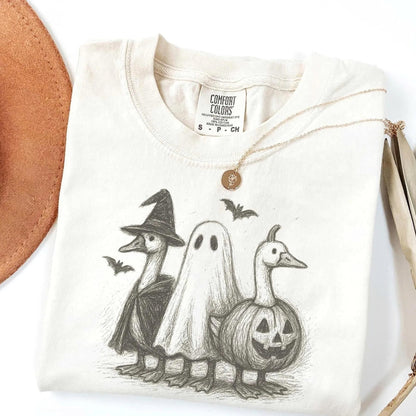 Comfort Colors Goose Halloween Shirt – Ghost Goose Tee, Funny Pumpkin Shirt, Cute Spooky Season Fall Tee, Trick or Treat Gift - - T-Shirt