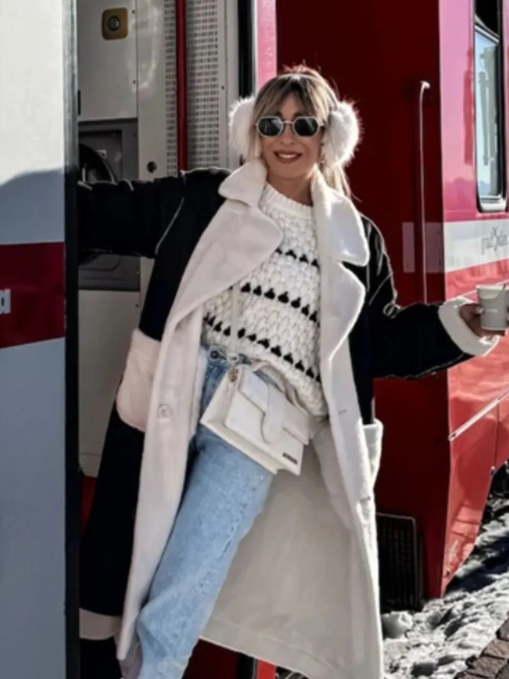 Contrast Round Neck Long Sleeve Sweater - -