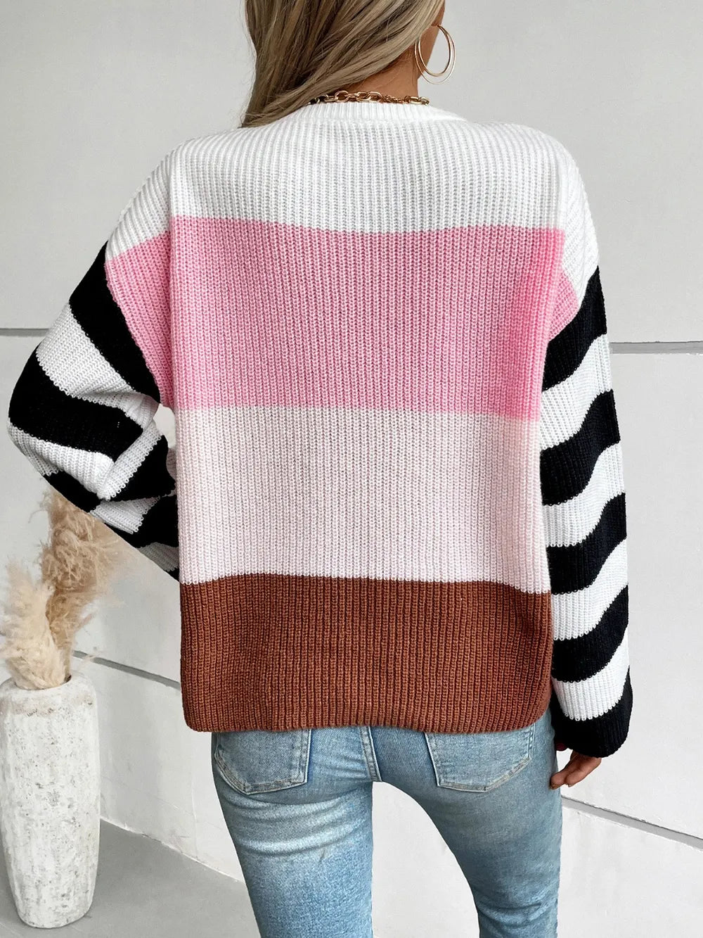 Color Block Round Neck Long Sleeve Sweater - -