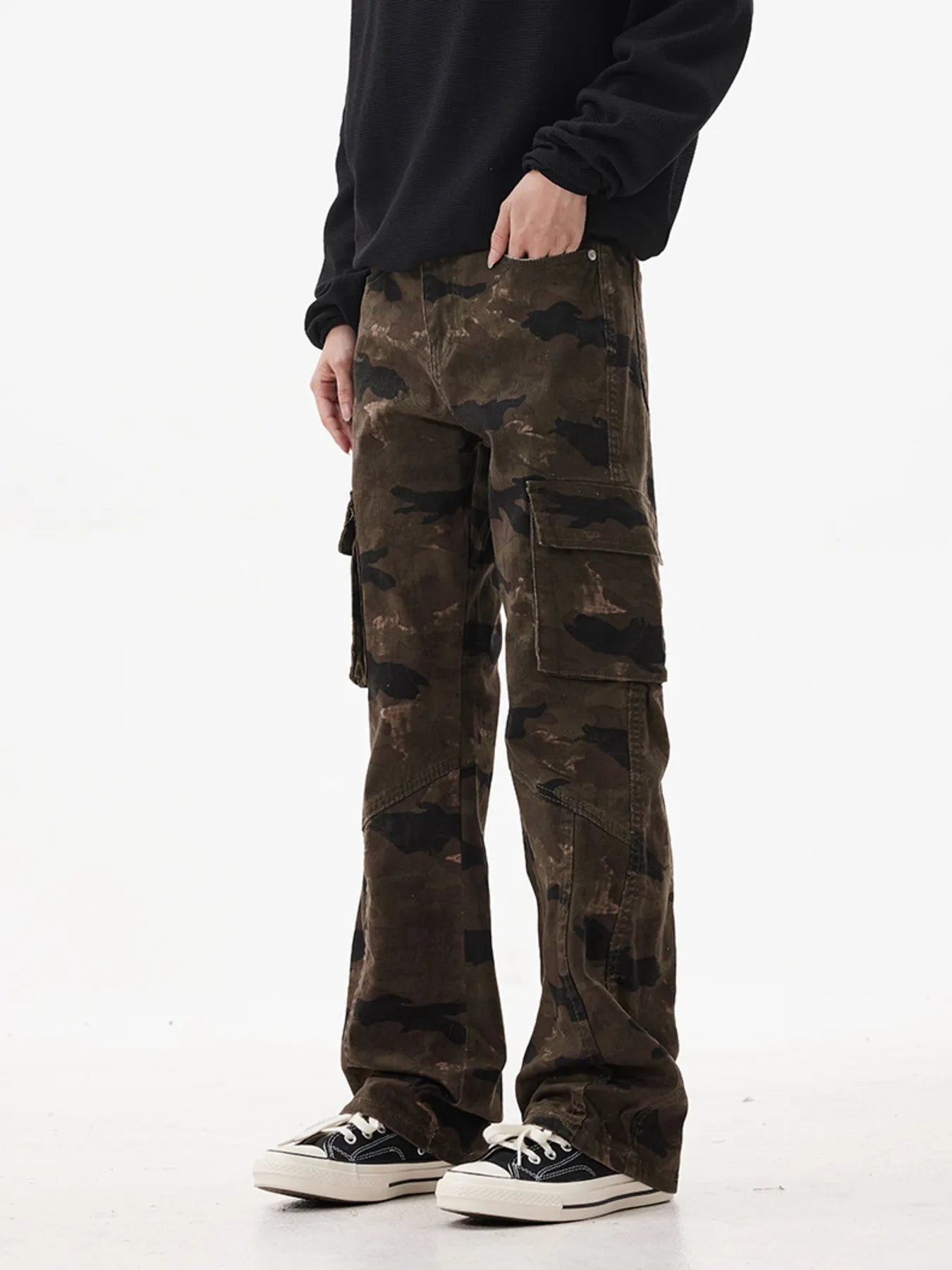Men's Camo Print Relaxed Fit Cargo Jeans - -