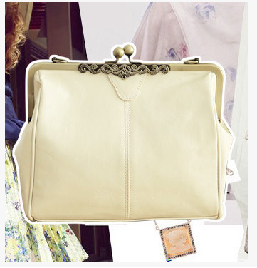 Retro Shoulder Crossbody Bag - Black - handbag