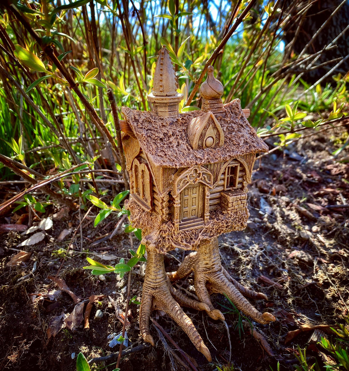 Baba Yaga Hut Statue, Hand Painted Resin Sculpture | Russian Folklore Figurine | Witch House Statue | Fantasy Art for Gothic Home Decor - -