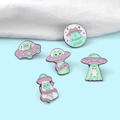 Cartoon Jewelry Alien Spaceship Brooch Accessory - - pins