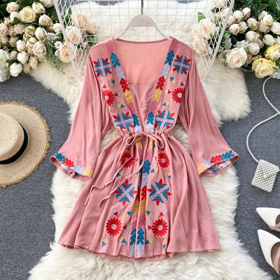 Embroidery Flower Female Long-Sleeved Small Dress