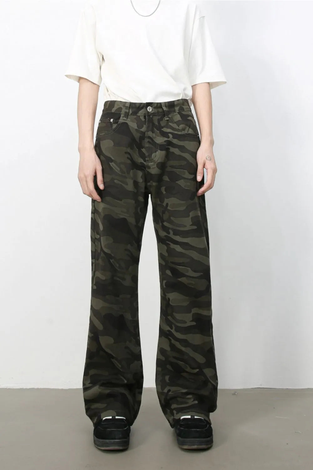 Men's Camouflage Jeans with Pockets - Green Camouflage -