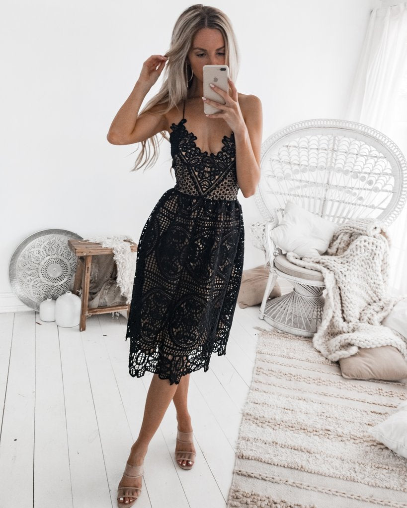 Sleeveless Lace Elegance Dress - black S - dress