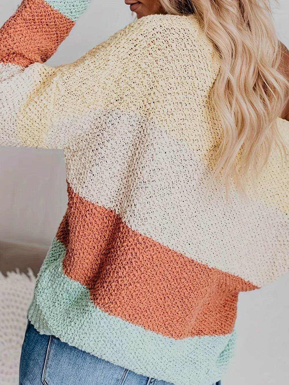 Color Block Round Neck Long Sleeve Sweater - -