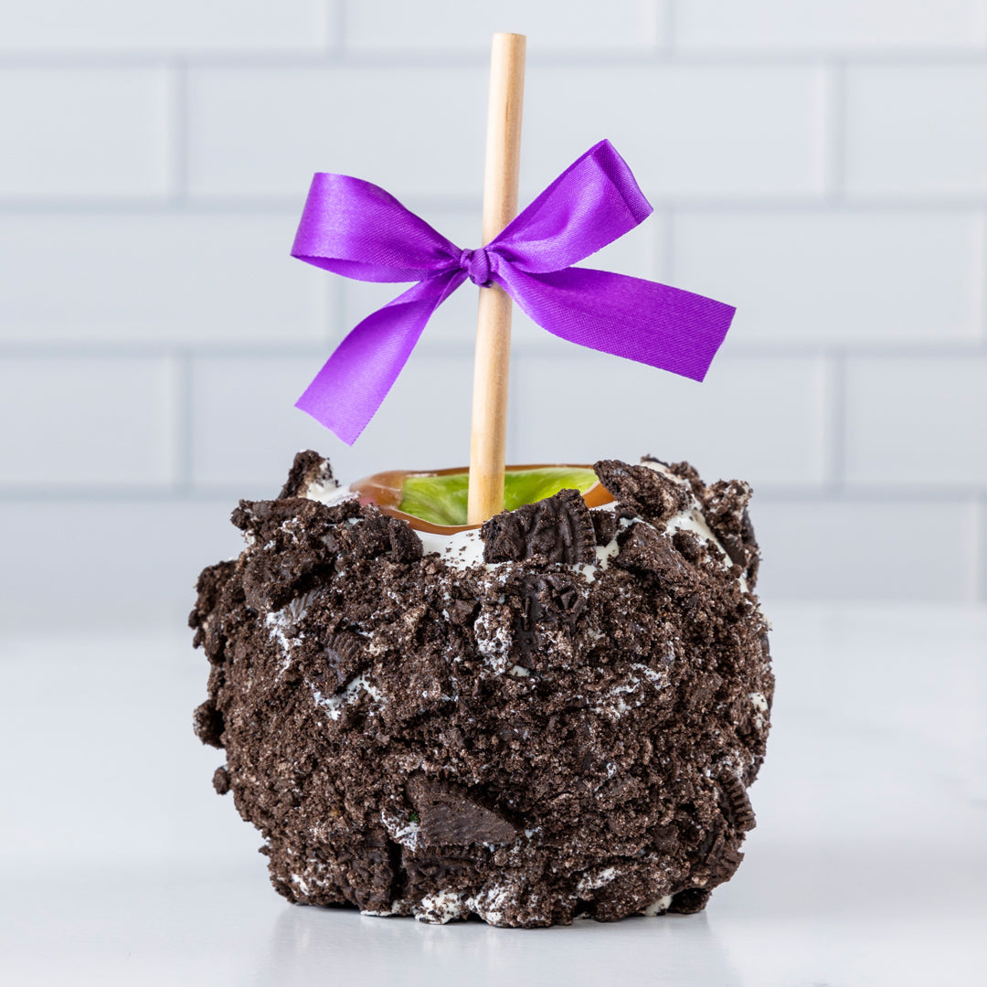 Cookies & Cream – Gourmet Caramel Apple- My Favorite Sweet Shoppe Pittsburgh- {{Product type}}