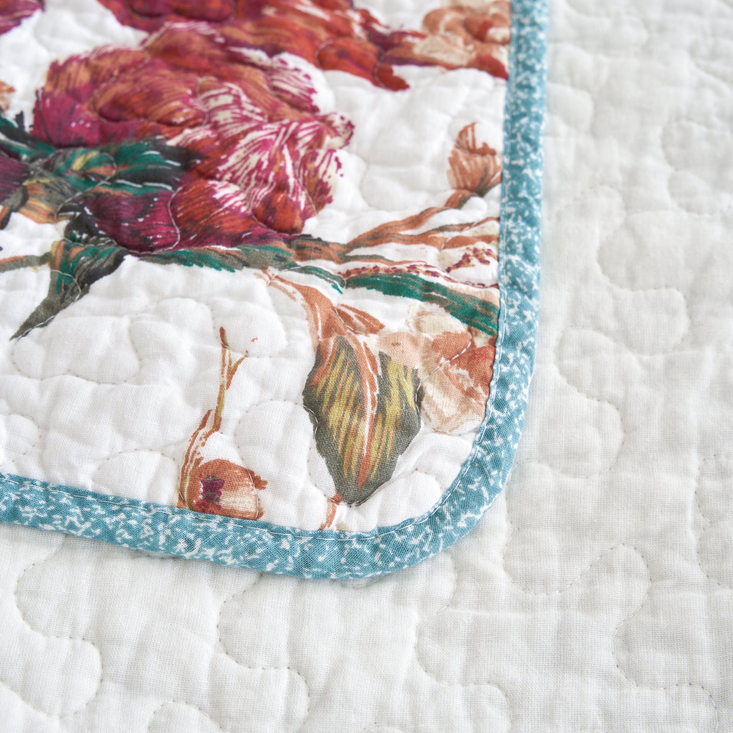 Tache Old World Garden Pastel Blue Yellow Red Hummingbirds Cotton Patchwork Quilt Set (JHW-936) - - Quilt / Bedspread