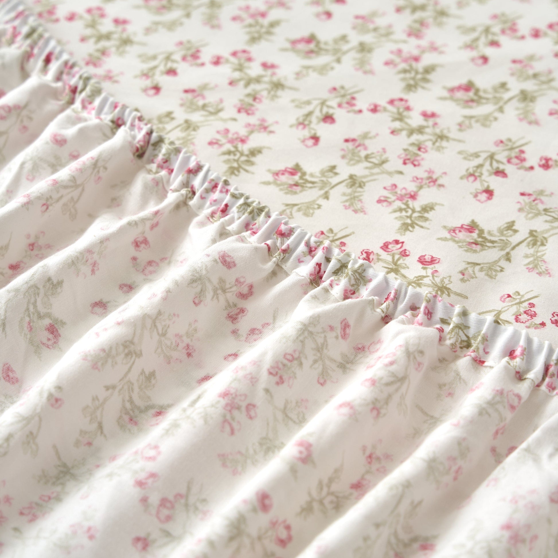 DaDa Bedding Collection Romantic Coquette Sheet Set - 100% Cotton [ Poplin Cotton ] Floral Fitted & Flat Sheets with Pillowcases - Deep Pocket Design - Soft, Breathable, Wrinkle-Resistant- DaDalogy Bedding Collection- {{Product type}}