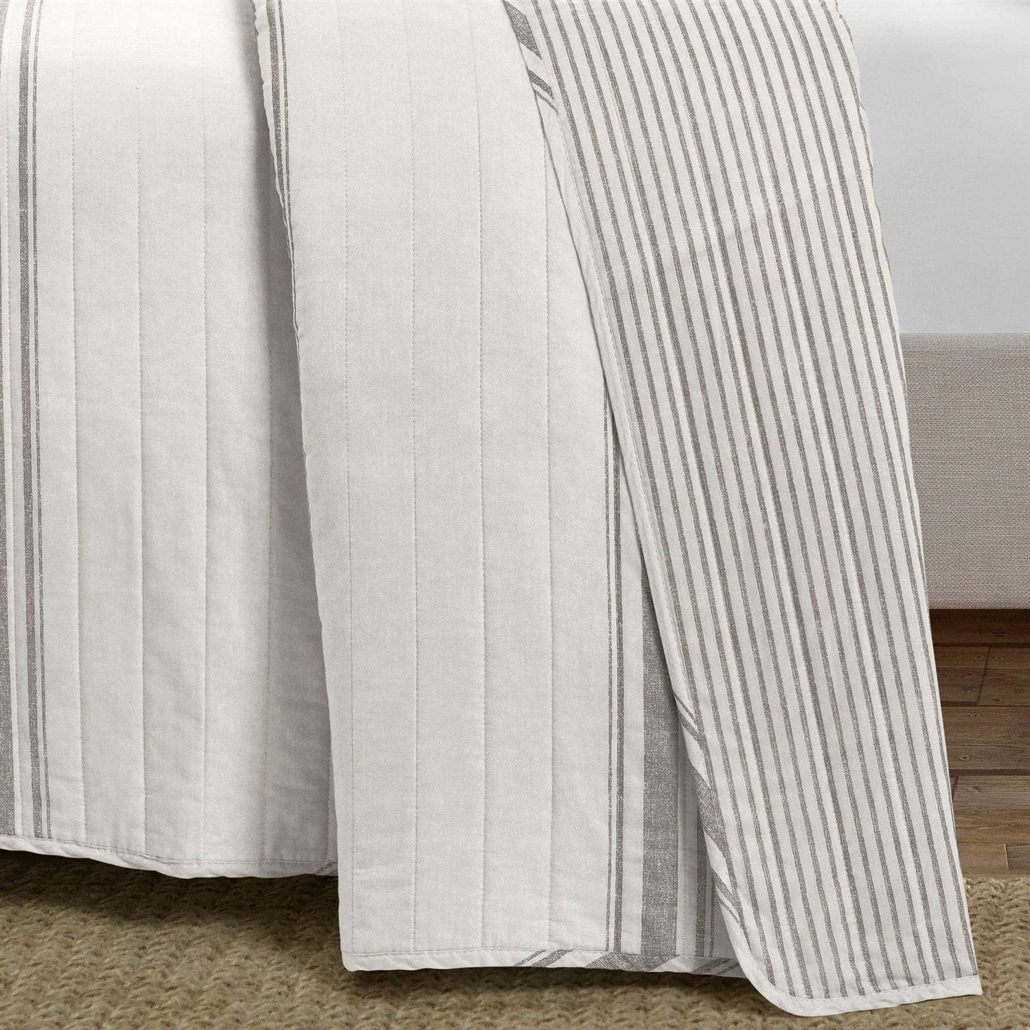 Full / Queen Grey Off-White 3 Piece Stripe Reversible Cotton Quilt Set - - Bedroom > Quilts & Blankets