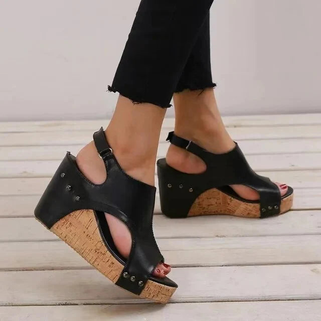 Retro Sandals with High Heel and Platform