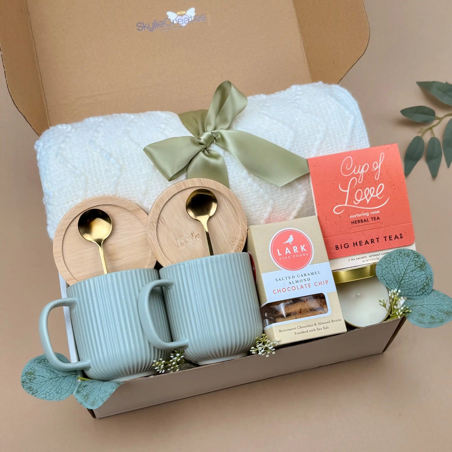 Housewarming Gift Basket – Blanket Coffee & Home Accents - The Cozy Home - Gift Box
