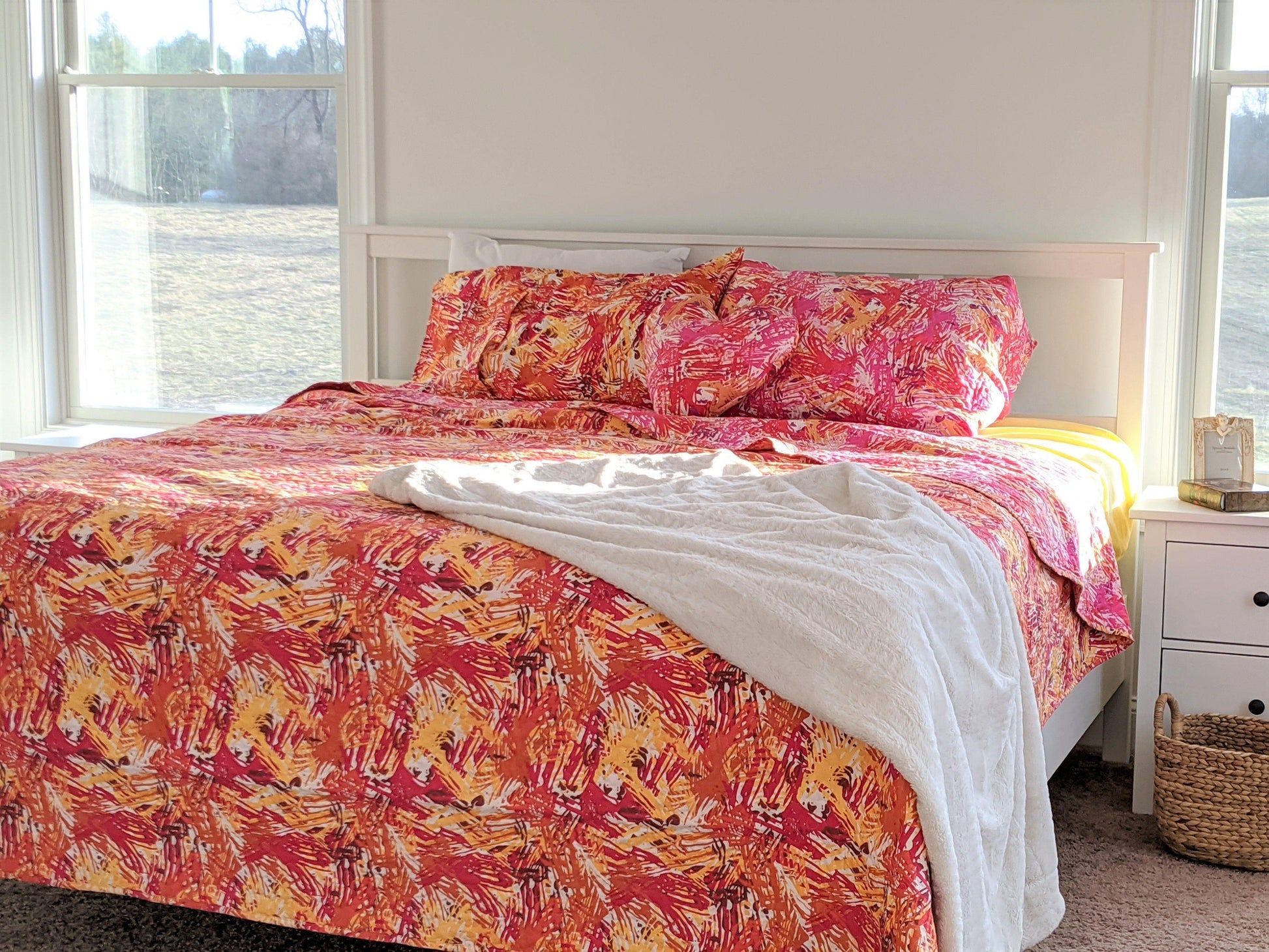 DaDa Bedding Lovely Pop of Colors Lightweight Reversible Quilted Bedspread Set (KBJ1625)- DaDalogy Bedding Collection- {{Product type}}