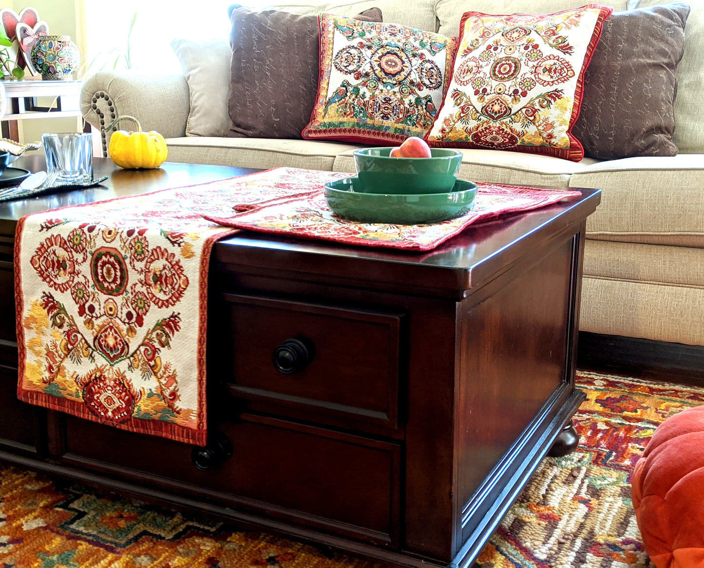 Tache Elegant Burgundy Ornate Paisley Woven Tapestry Table Runner (18194) - - Table Runner