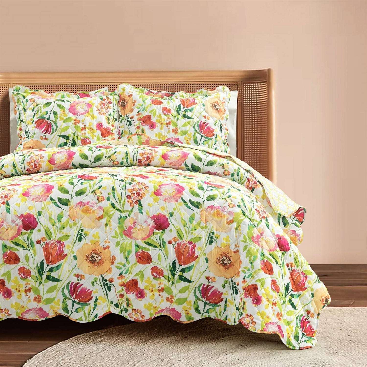 King/Cal King Lightweight Polyester Scalloped Edges Floral Quilt Set - - Bedroom > Quilts & Blankets
