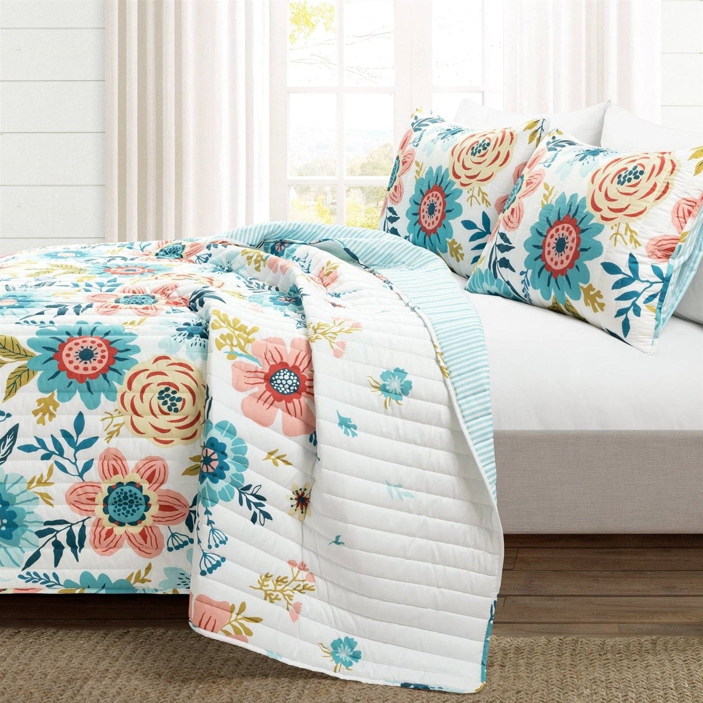 King size Lightweight Floral Teal Blue Pink White 3-Piece Polyester Quilt Set - - Bedroom > Quilts & Blankets