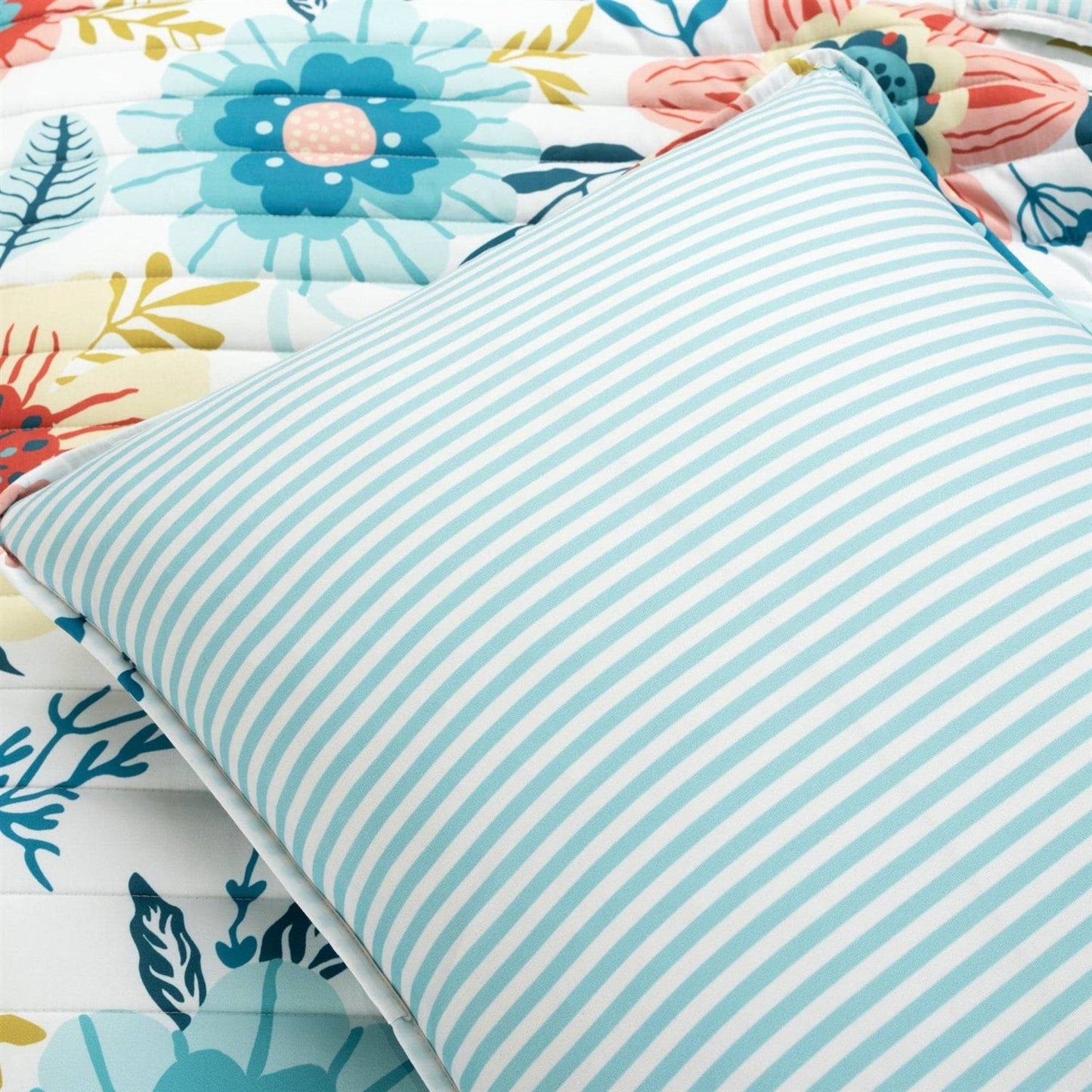 King size Lightweight Floral Teal Blue Pink White 3-Piece Polyester Quilt Set - - Bedroom > Quilts & Blankets