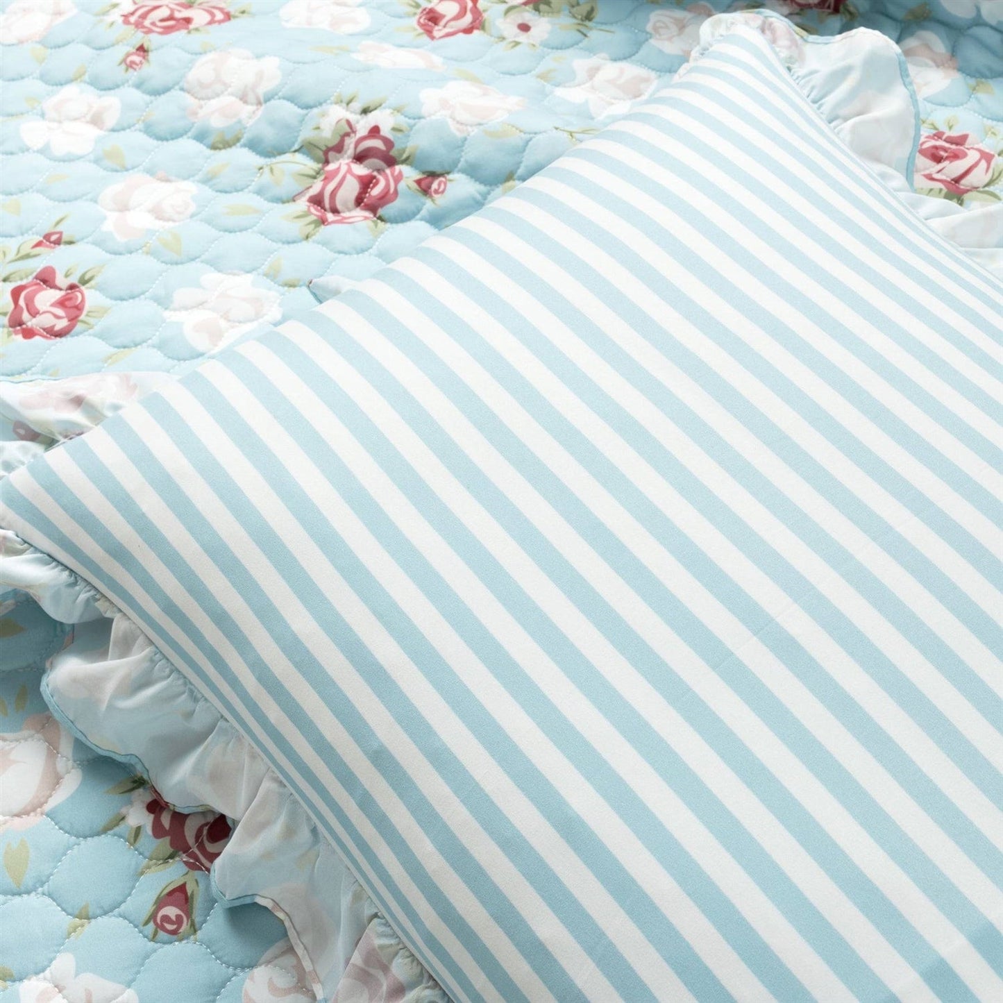 King size Vintage Rose Ruffle Edge Light Quilt Set in Blue White and Pink - - Bedroom > Quilts & Blankets