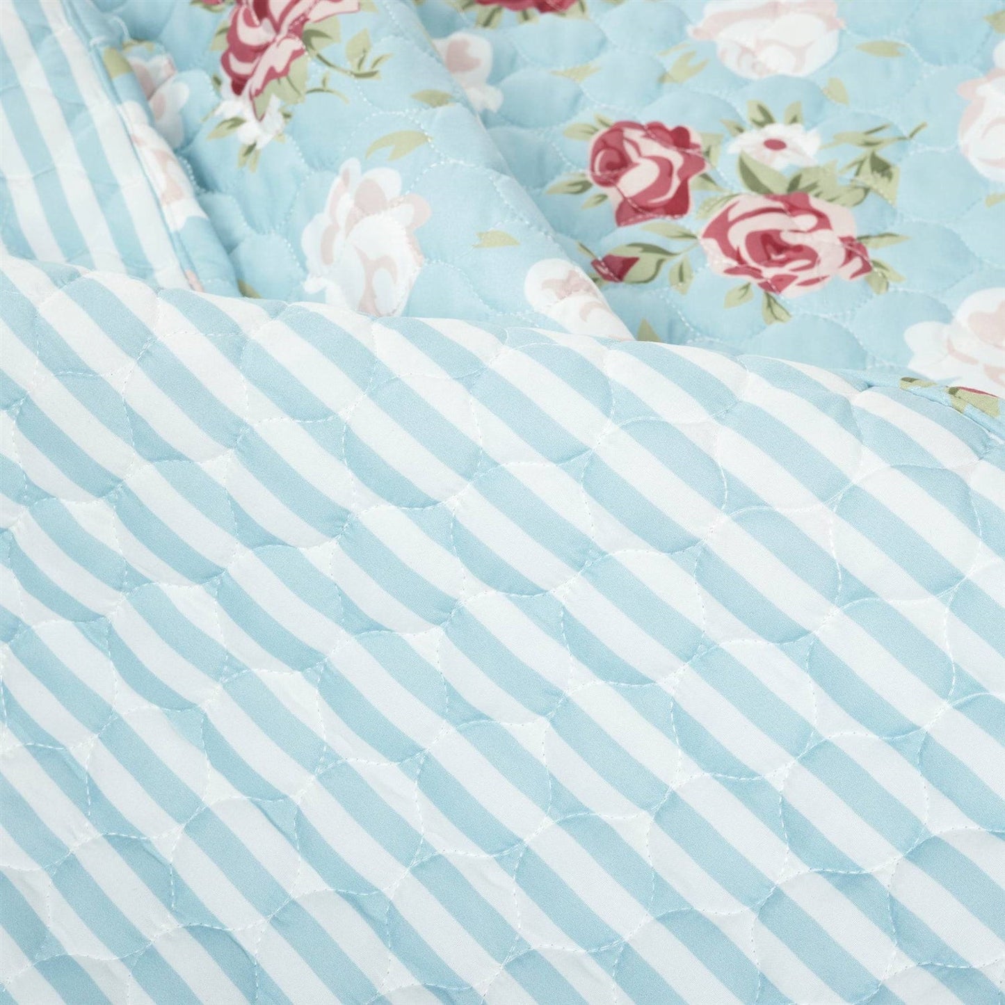 King size Vintage Rose Ruffle Edge Light Quilt Set in Blue White and Pink - - Bedroom > Quilts & Blankets