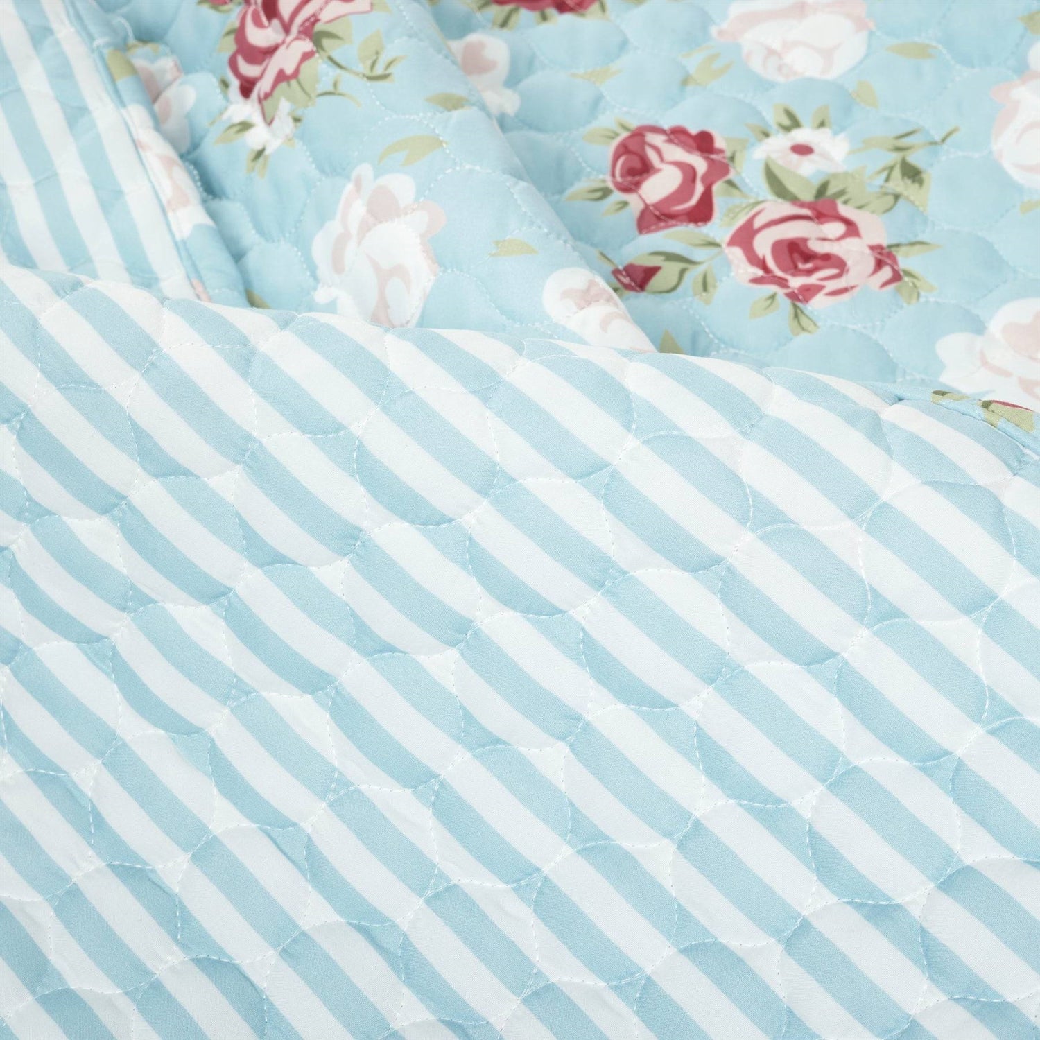 King size Vintage Rose Ruffle Edge Light Quilt Set in Blue White and Pink - - Bedroom > Quilts & Blankets