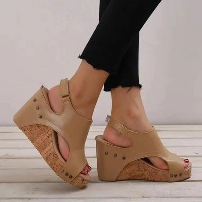 Retro Orthopedic Sandals with High Heel and Platform Beige