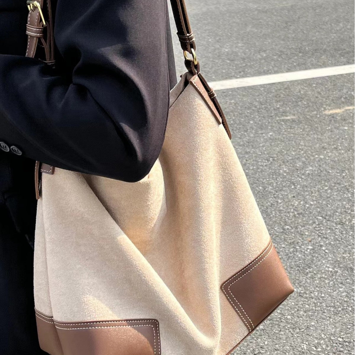 Large capacity suede hobo bag, female contrasting shoulder bag, shoulder bag, slouchy bag - -