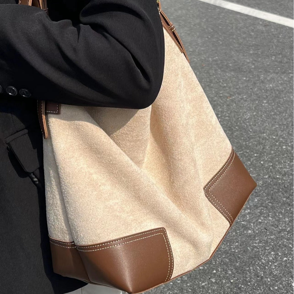 Large capacity suede hobo bag, female contrasting shoulder bag, shoulder bag, slouchy bag - -