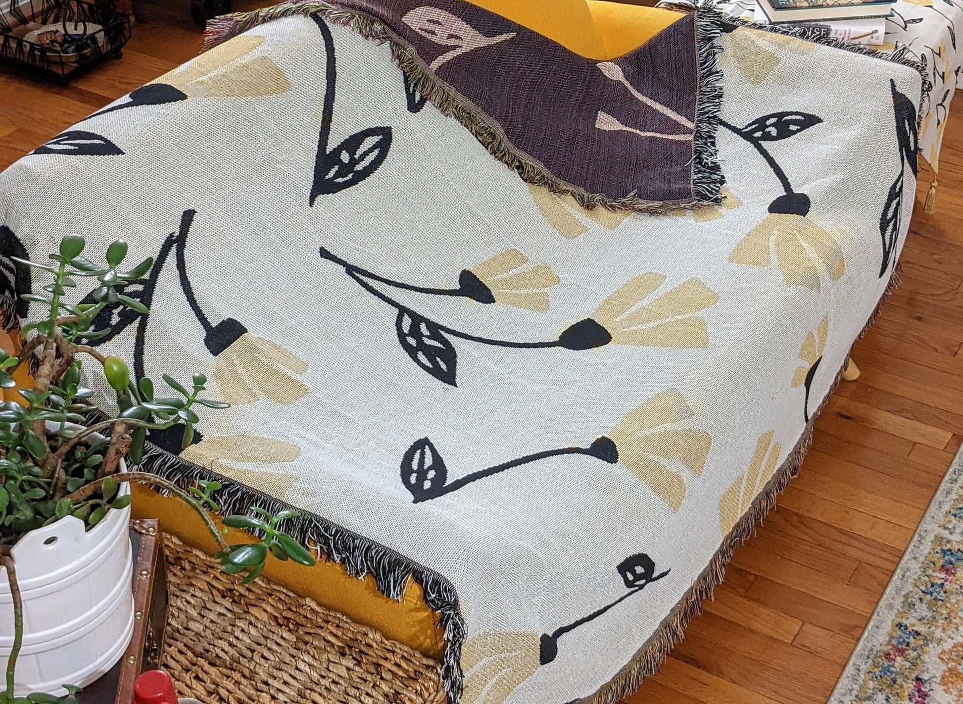 DaDa Bedding Yellow Fleur Botanical Sunshine Golden Floral Woven Tapestry Throw Blanket - 50” x 60” (18112) - - Throw Blankets