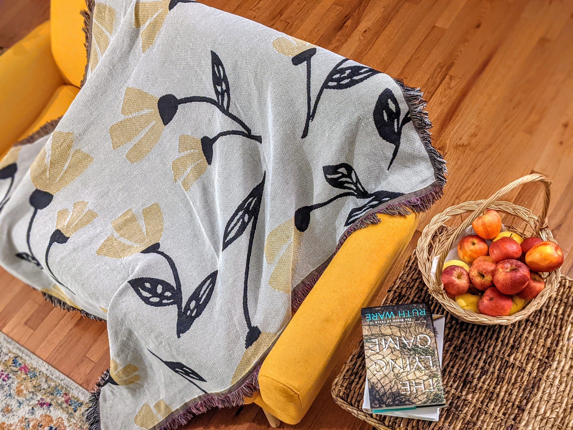 DaDa Bedding Yellow Fleur Botanical Sunshine Golden Floral Woven Tapestry Throw Blanket - 50” x 60” (18112) - - Throw Blankets